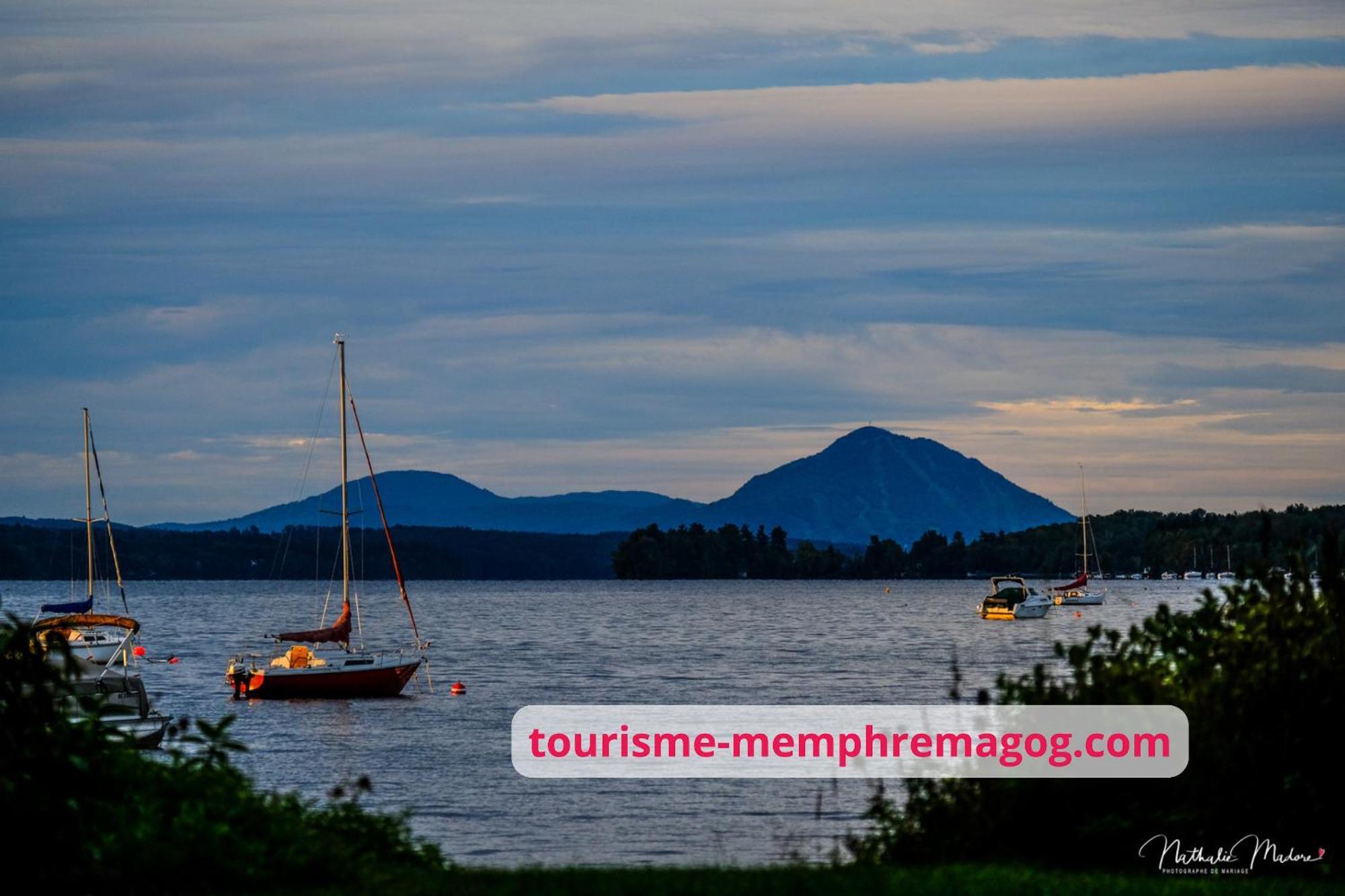 The Comfort On The River In Downtown Magog Exterior foto